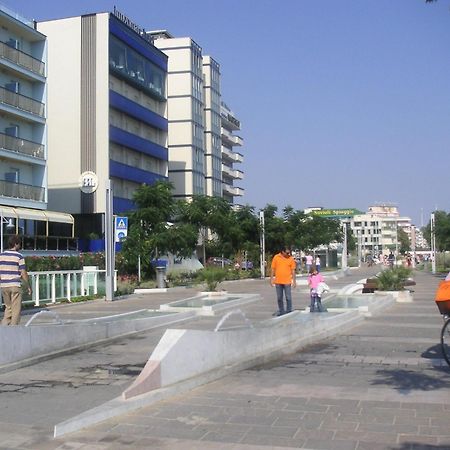 Hotel Canasta Riccione Luaran gambar