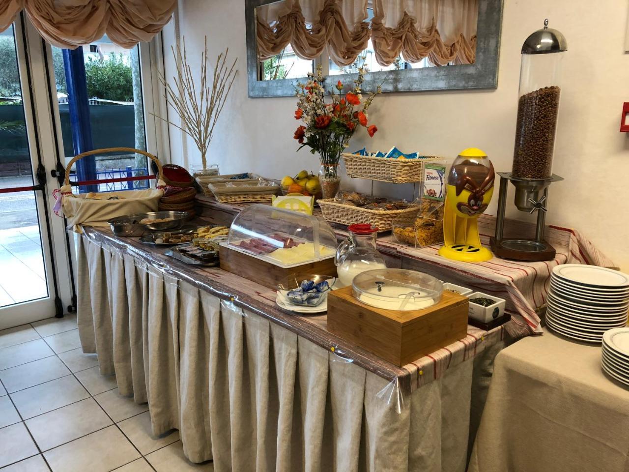 Hotel Canasta Riccione Luaran gambar